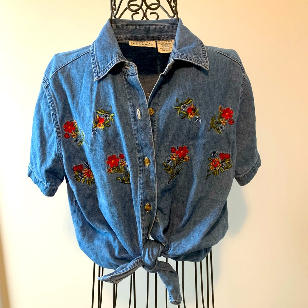 Basic Editions Vintage 90s Denim Chambray Short Sleeve Embroidered Floral Shirt